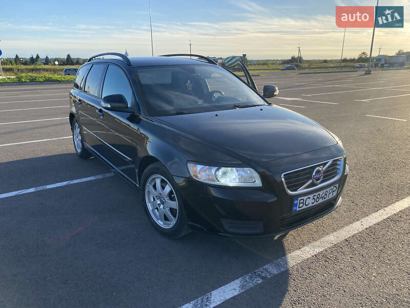 Універсал Volvo V50 2010 в Львові