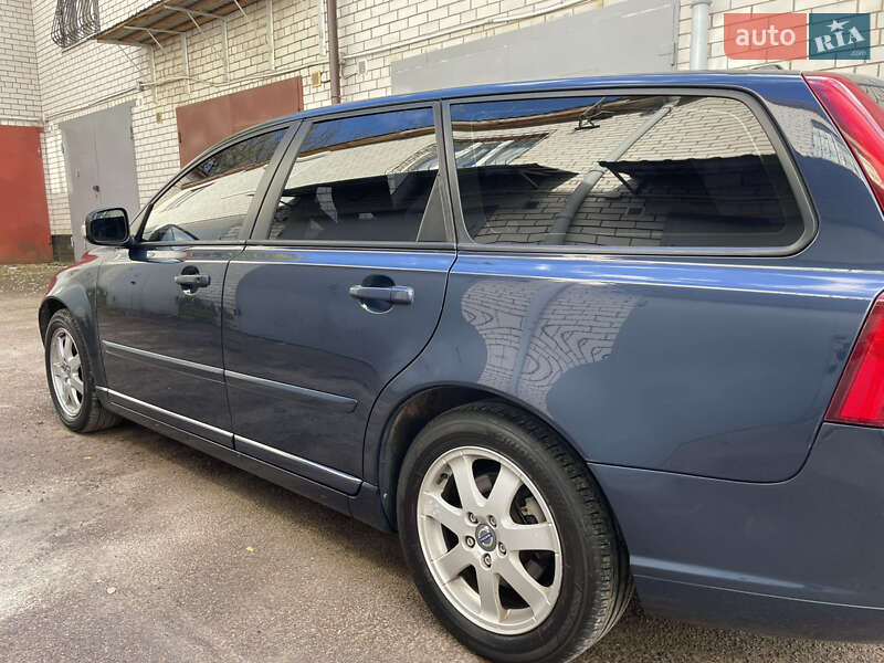 Універсал Volvo V50 2012 в Житомирі