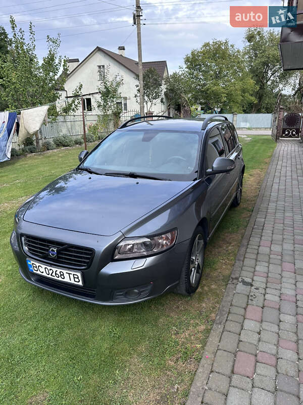 Универсал Volvo V50 2010 в Львове