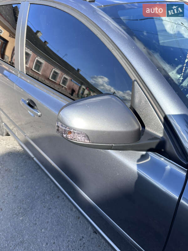 Универсал Volvo V50 2010 в Львове