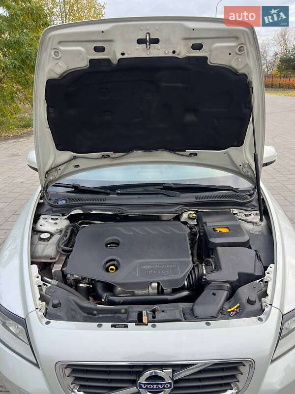 Универсал Volvo V50 2011 в Горишних Плавнях