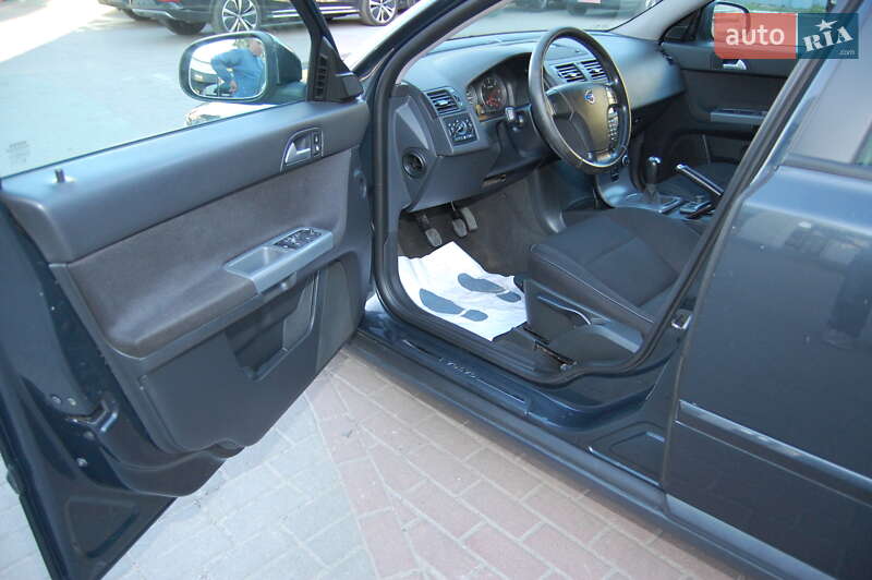 Универсал Volvo V50 2010 в Ивано-Франковске