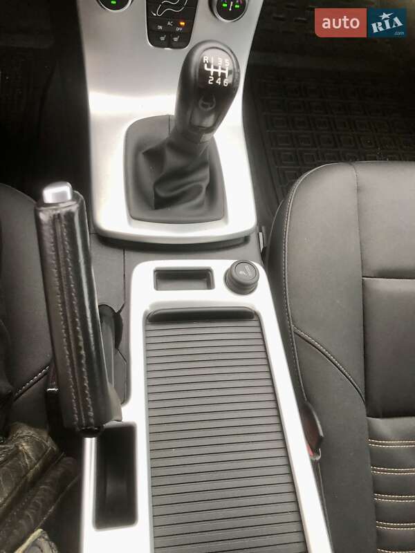 Универсал Volvo V50 2010 в Харькове