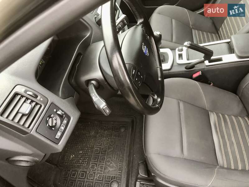 Универсал Volvo V50 2010 в Харькове