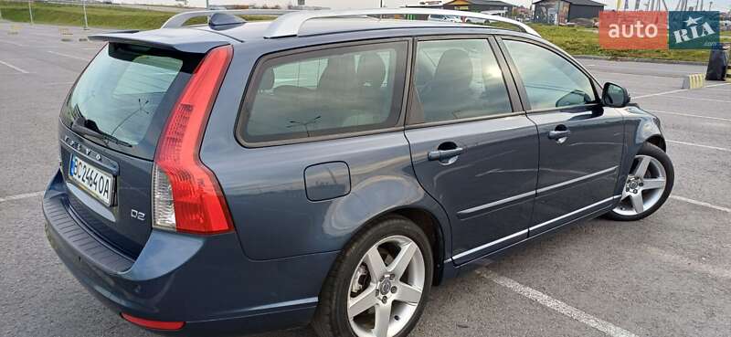 Універсал Volvo V50 2010 в Львові