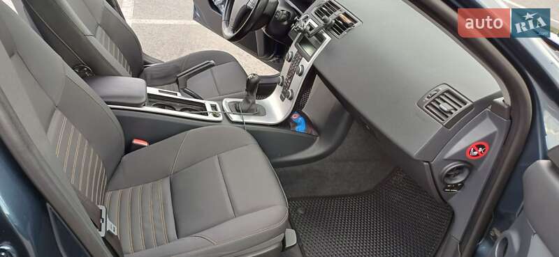 Універсал Volvo V50 2010 в Львові