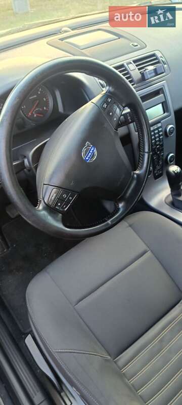 Универсал Volvo V50 2011 в Киеве фото 20 Универсал Volvo V50 2011 в Киеве