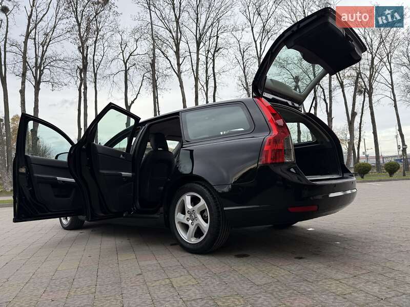 Универсал Volvo V50 2011 в Стрые фото 45 Универсал Volvo V50 2011 в Стрые