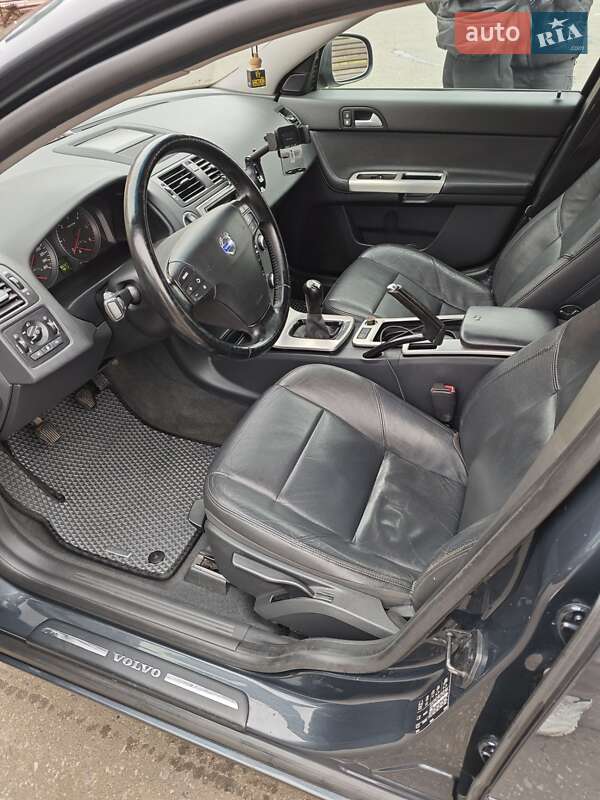 Универсал Volvo V50 2009 в Краматорске
