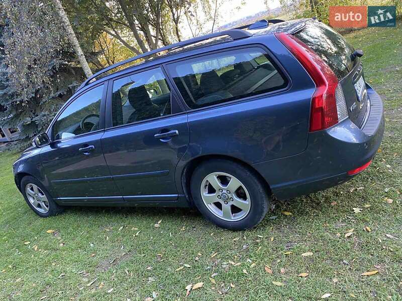 Универсал Volvo V50 2008 в Новояворовске