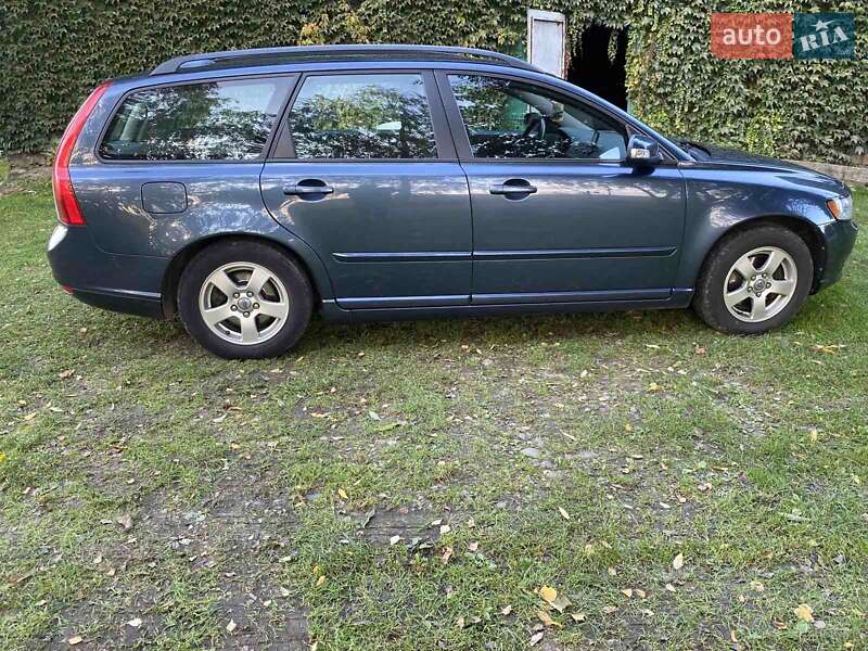 Универсал Volvo V50 2008 в Новояворовске