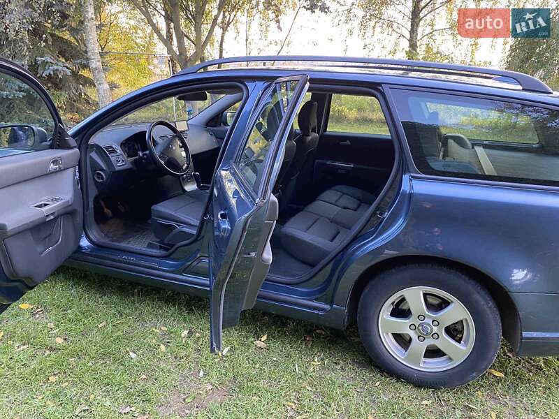 Универсал Volvo V50 2008 в Новояворовске
