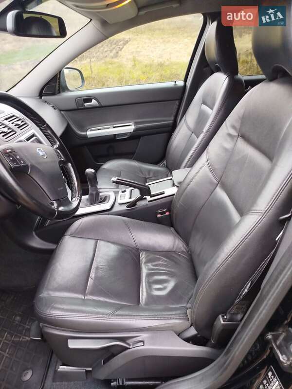 Универсал Volvo V50 2012 в Турке фото 24 Универсал Volvo V50 2012 в Турке