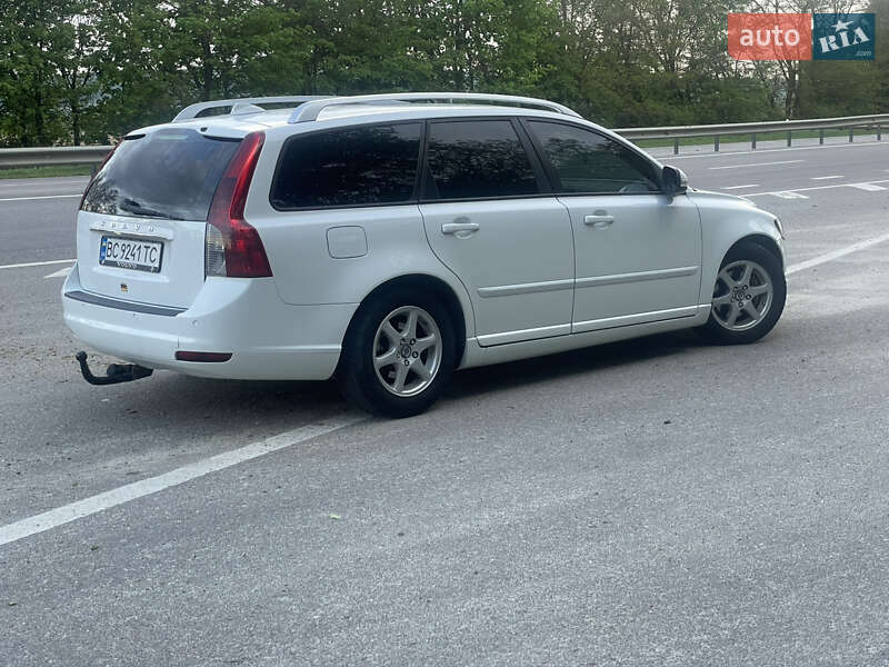 Універсал Volvo V50 2011 в Бродах