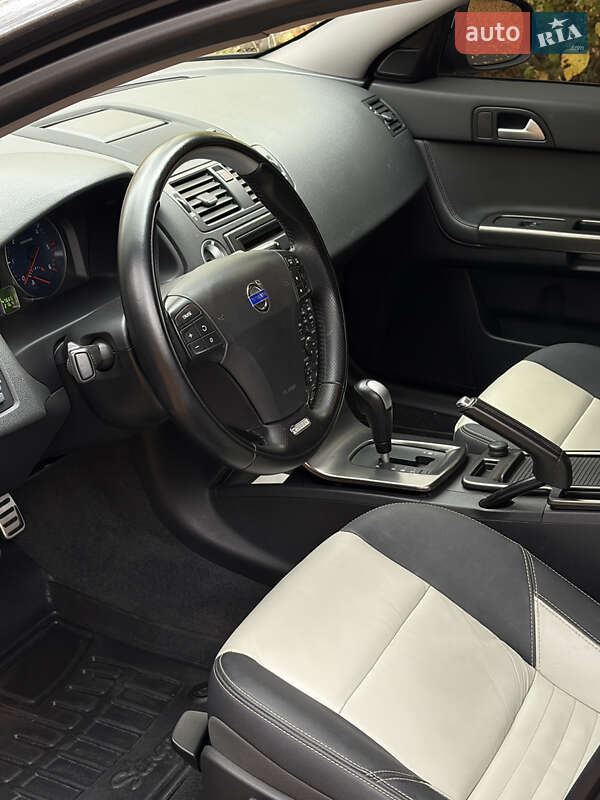 Універсал Volvo V50 2011 в Богодухіву