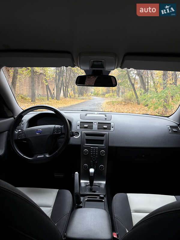 Універсал Volvo V50 2011 в Богодухіву