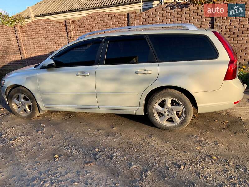 Универсал Volvo V50 2012 в Ямполе