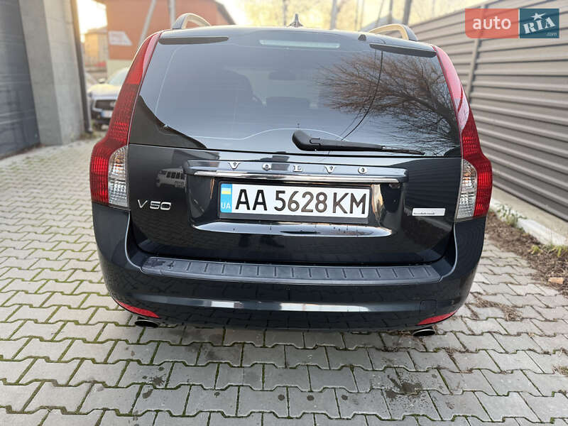 Универсал Volvo V50 2010 в Киеве