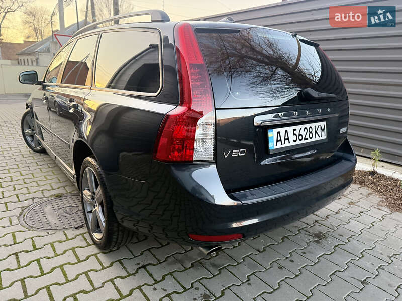 Универсал Volvo V50 2010 в Киеве