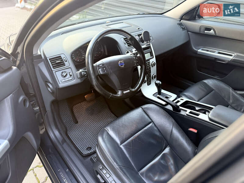 Универсал Volvo V50 2010 в Киеве