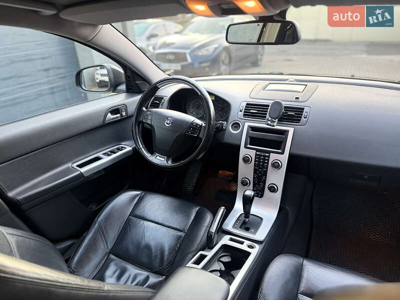 Универсал Volvo V50 2010 в Киеве