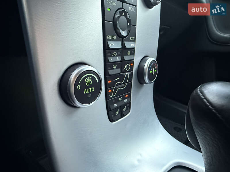 Универсал Volvo V50 2010 в Киеве