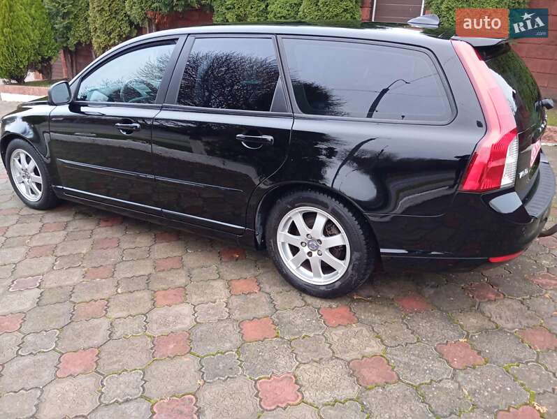 Універсал Volvo V50 2010 в Рівному