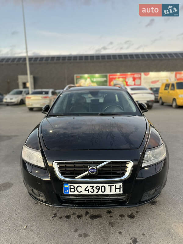 Універсал Volvo V50 2010 в Львові
