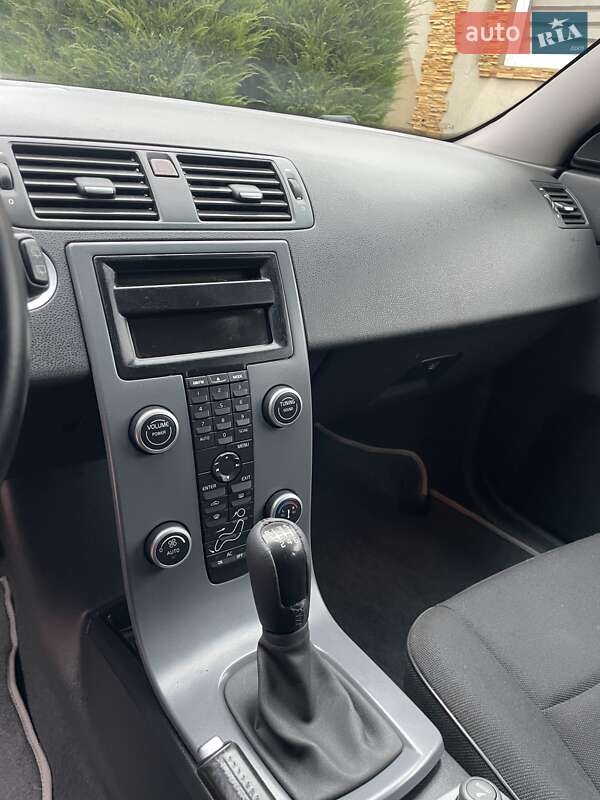 Универсал Volvo V50 2010 в Киеве фото 10 Универсал Volvo V50 2010 в Киеве
