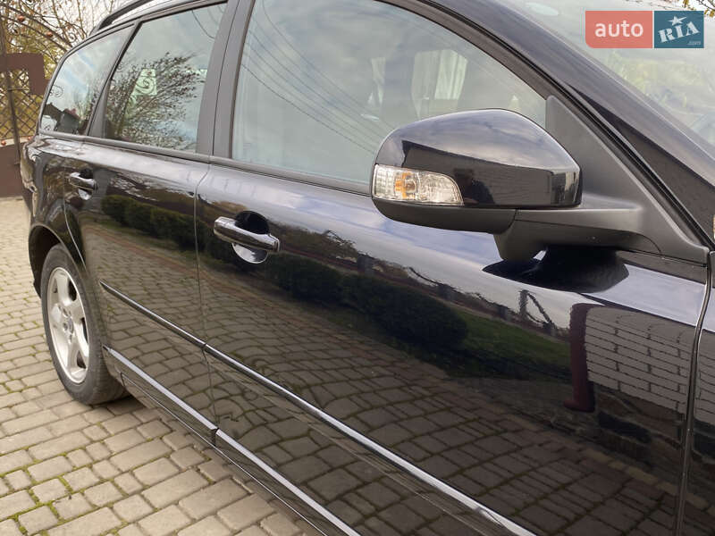 Универсал Volvo V50 2010 в Луцке