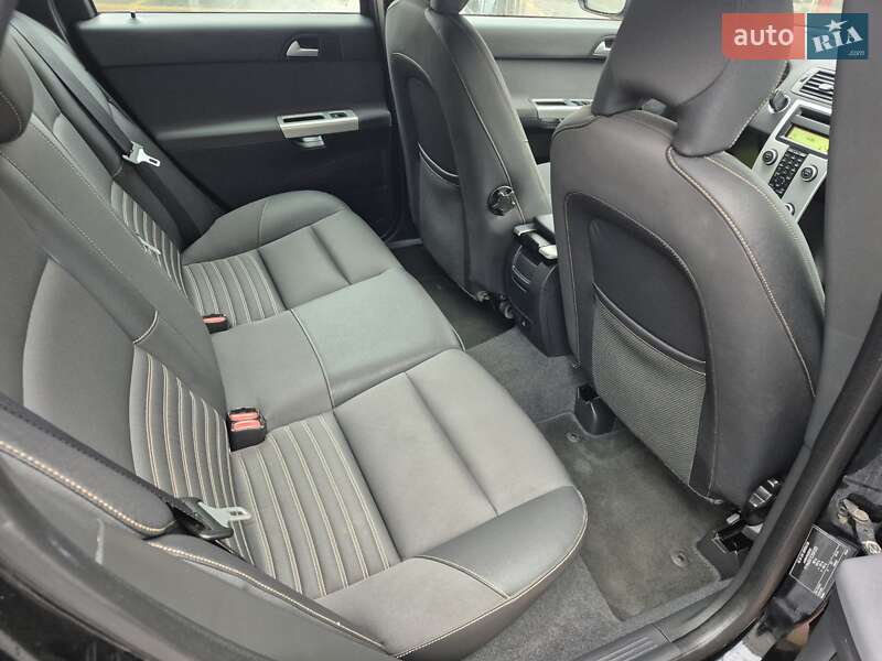 Универсал Volvo V50 2012 в Ровно фото 2 Универсал Volvo V50 2012 в Ровно