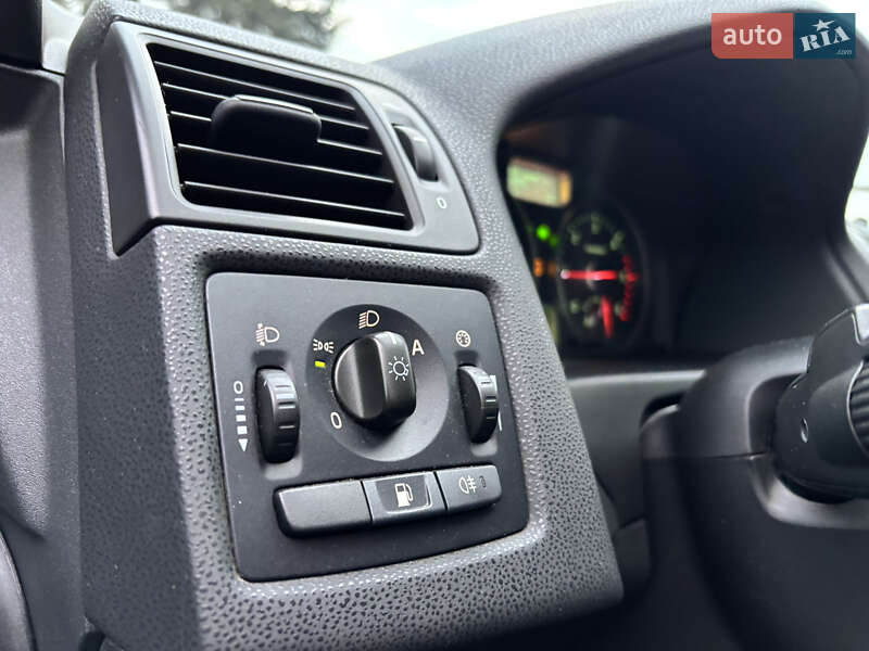 Универсал Volvo V50 2012 в Львове