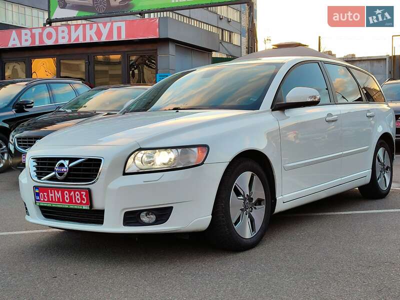Универсал Volvo V50 2012 в Киеве