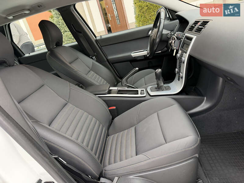 Універсал Volvo V50 2011 в Стрию