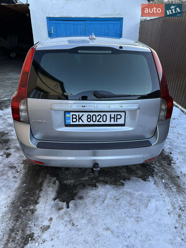 Универсал Volvo V50 2011 в Остроге