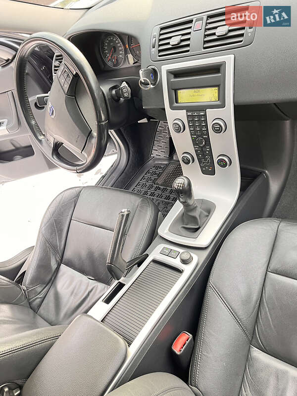 Универсал Volvo V50 2011 в Малине фото 13 Универсал Volvo V50 2011 в Малине