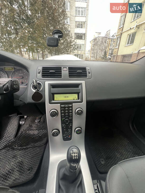 Універсал Volvo V50 2010 в Львові