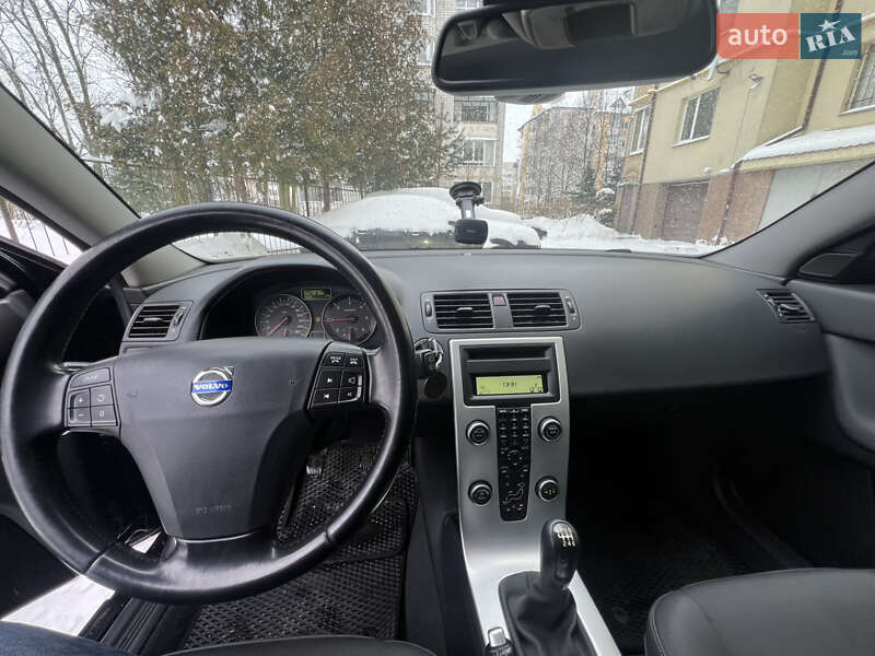 Універсал Volvo V50 2010 в Львові
