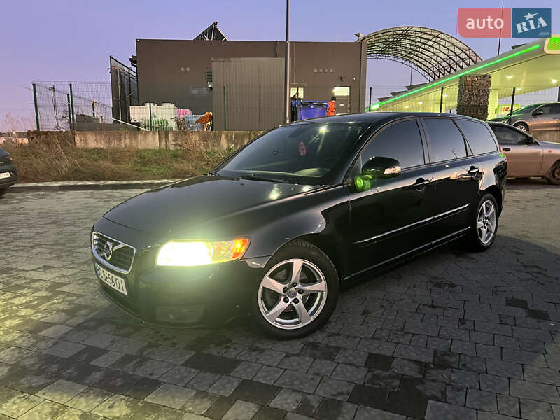 Універсал Volvo V50 2010 в Львові