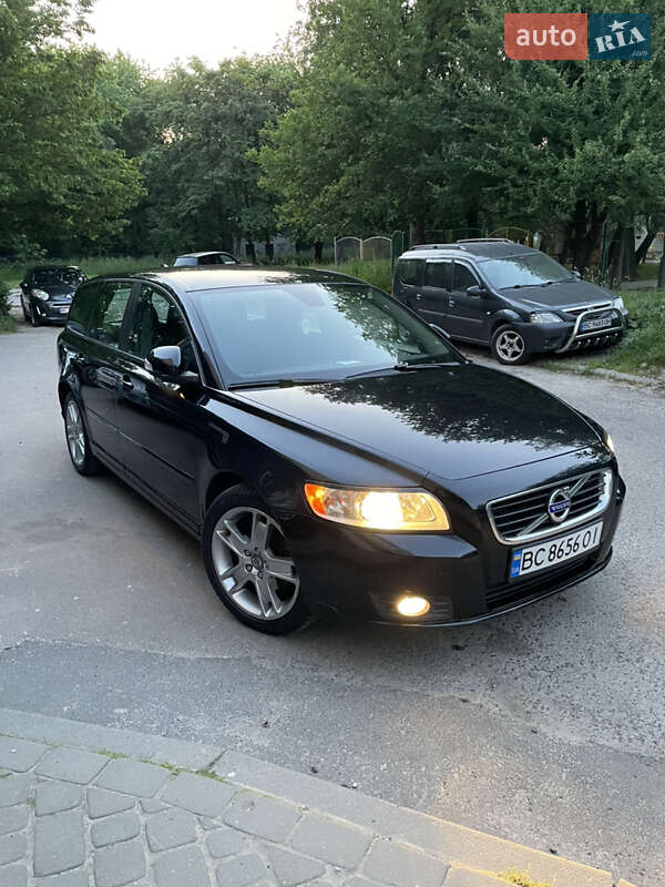Універсал Volvo V50 2010 в Львові