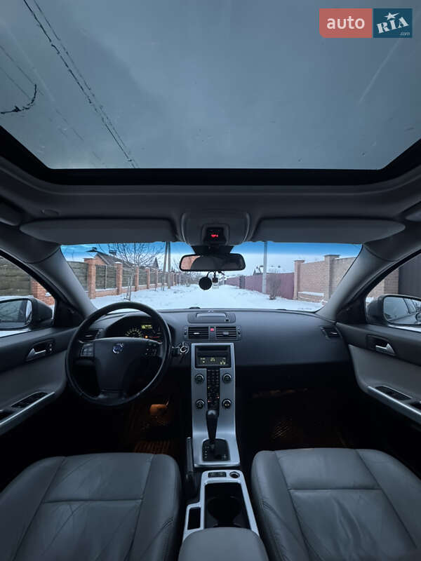 Универсал Volvo V50 2010 в Чернигове