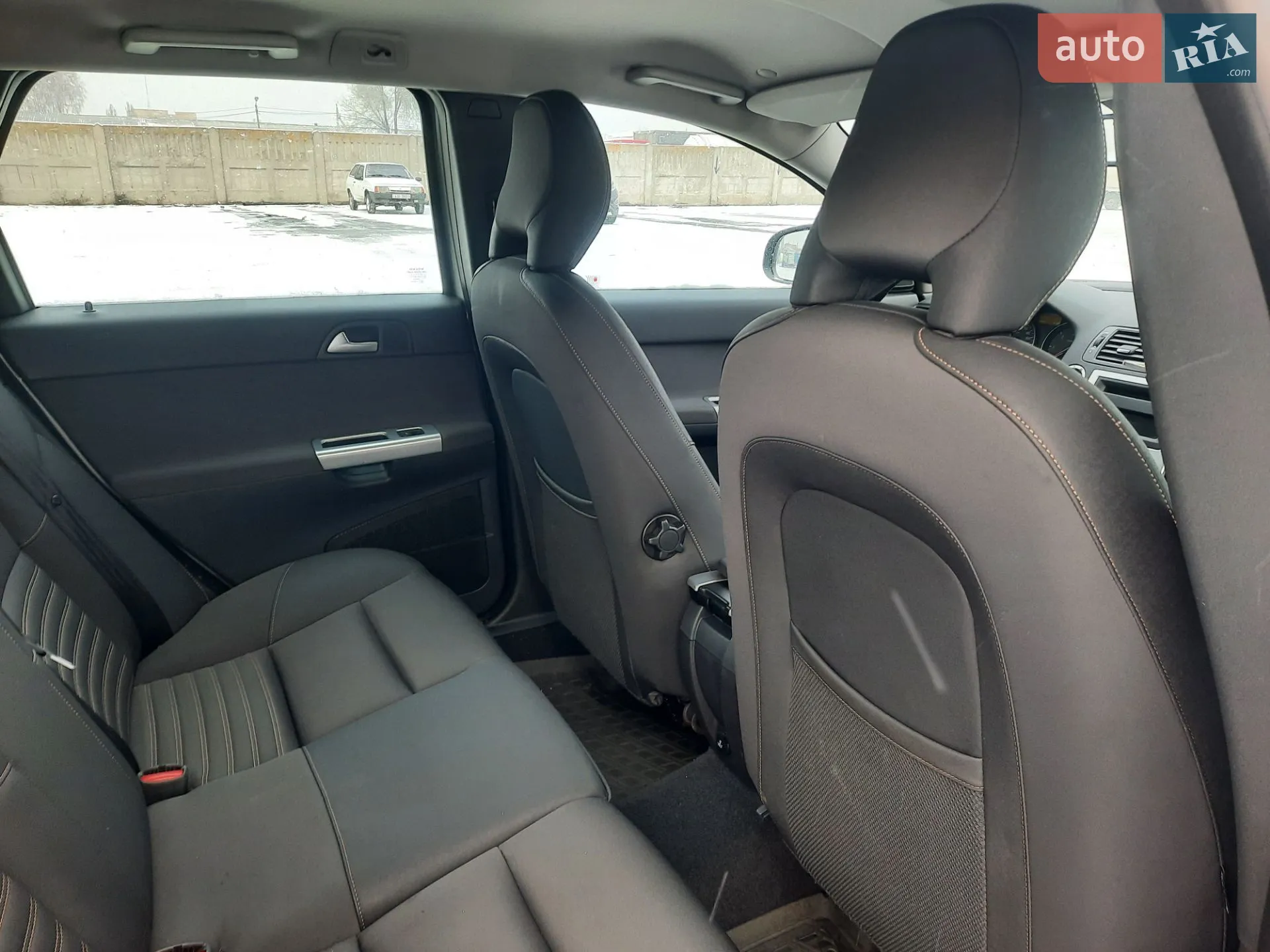 2011 Volvo V50 - мініатюра 27