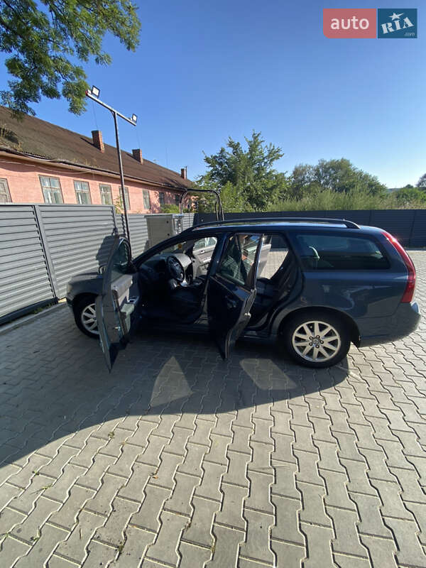 Универсал Volvo V50 2008 в Каменке