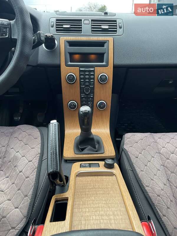 Универсал Volvo V50 2010 в Костополе