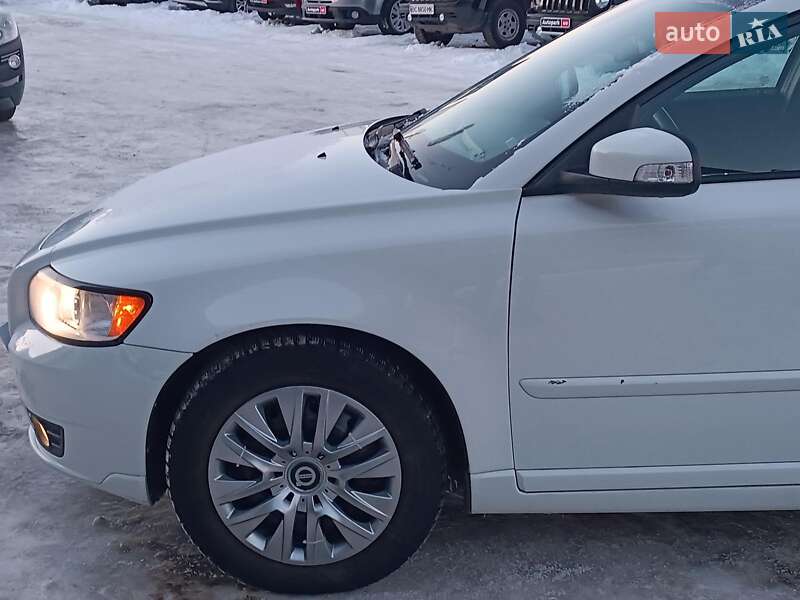 Универсал Volvo V50 2009 в Львове