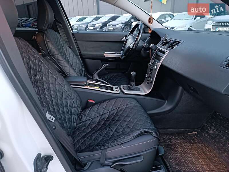 Универсал Volvo V50 2009 в Львове
