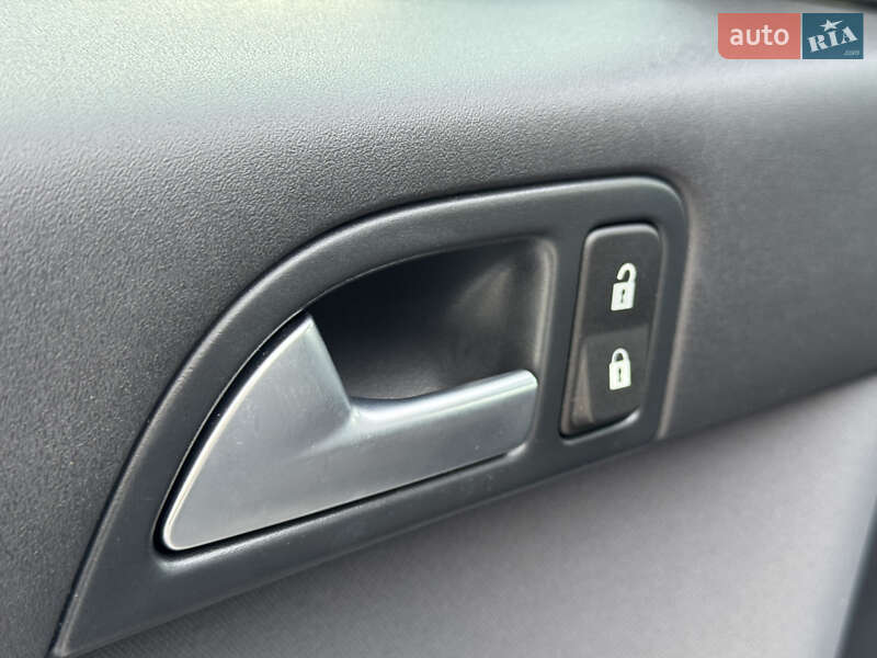 Универсал Volvo V50 2011 в Стрые фото 40 Универсал Volvo V50 2011 в Стрые