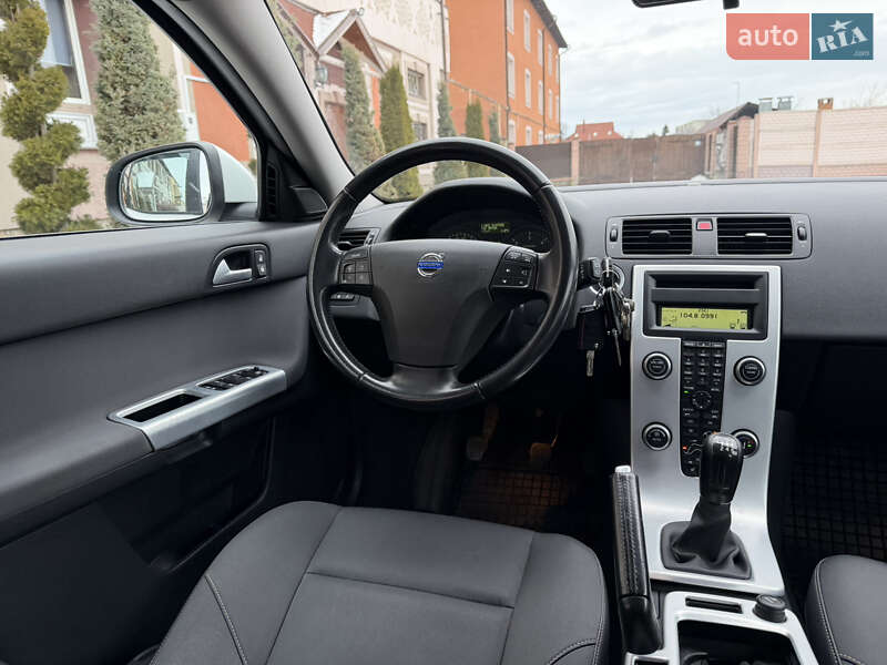Универсал Volvo V50 2011 в Стрые фото 48 Универсал Volvo V50 2011 в Стрые