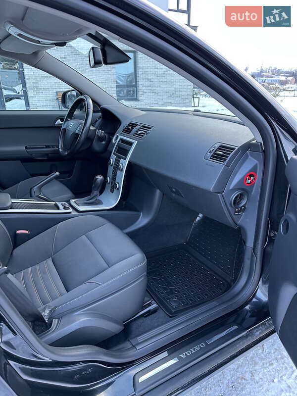 Універсал Volvo V50 2012 в Рівному