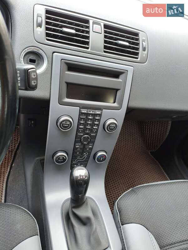 Универсал Volvo V50 2010 в Киеве